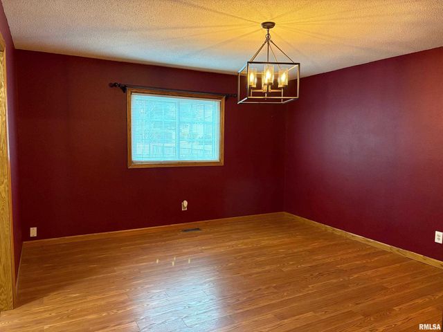 1249 WOODS Lane, Jacksonville, IL 62650