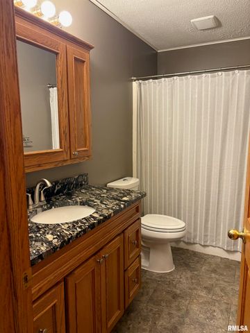 1249 WOODS Lane, Jacksonville, IL 62650