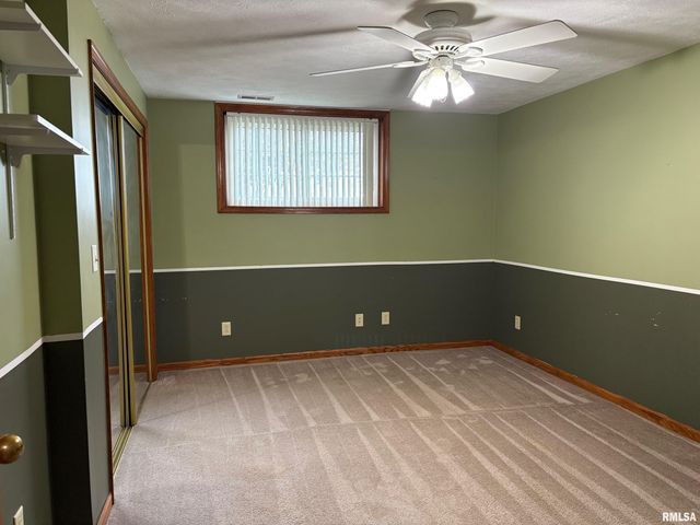 1249 WOODS Lane, Jacksonville, IL 62650