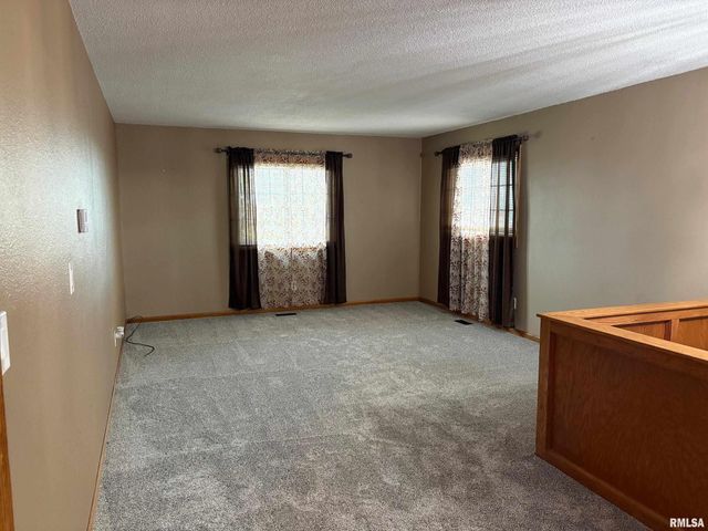 1249 WOODS Lane, Jacksonville, IL 62650