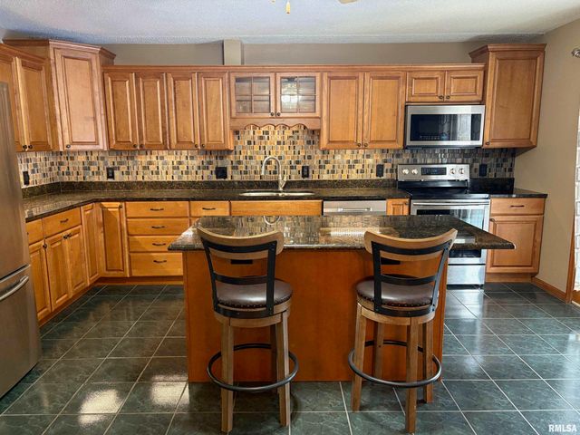 1249 WOODS Lane, Jacksonville, IL 62650