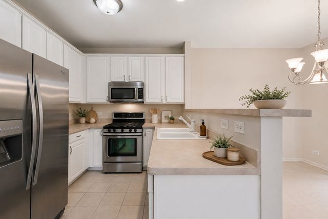 641 Bridle Court 641, Lakemoor, IL 60051