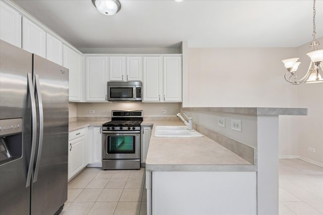 641 Bridle Court 641, Lakemoor, IL 60051