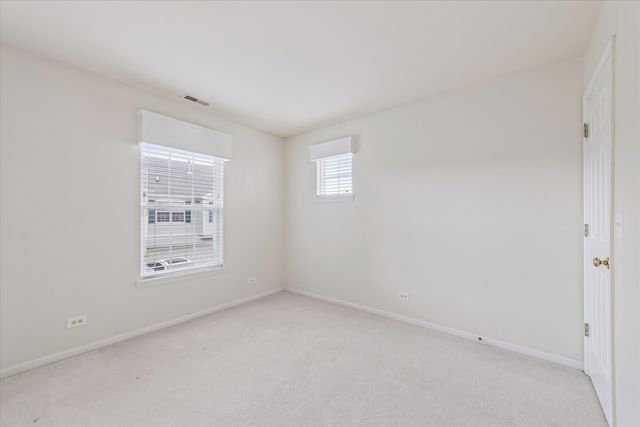 641 Bridle Court 641, Lakemoor, IL 60051