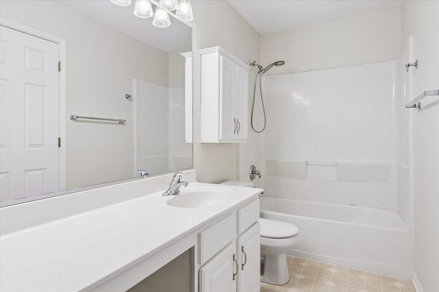 641 Bridle Court 641, Lakemoor, IL 60051