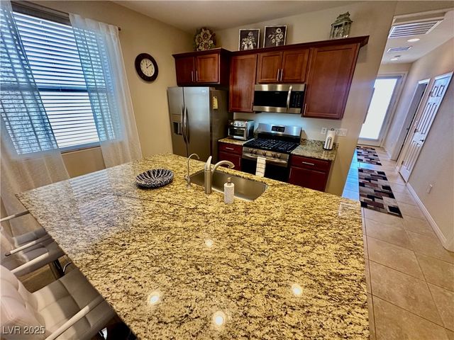 2707 ChinaBerry Hill Street, Laughlin, NV 89029