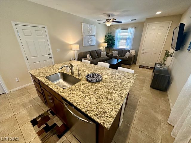 2707 ChinaBerry Hill Street, Laughlin, NV 89029