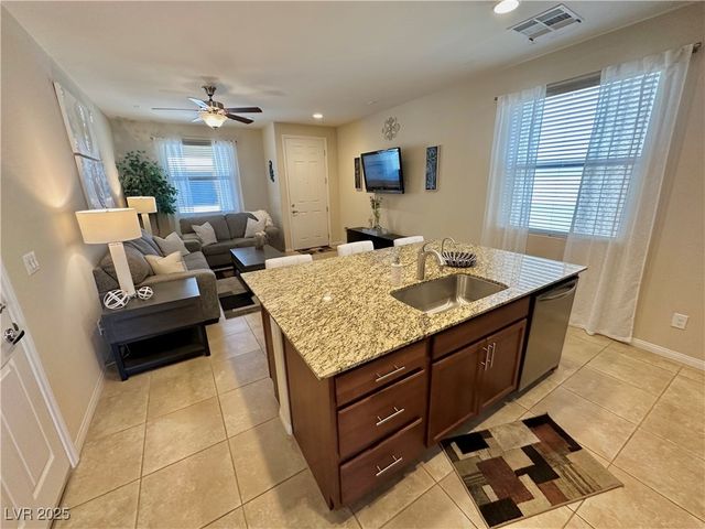 2707 ChinaBerry Hill Street, Laughlin, NV 89029