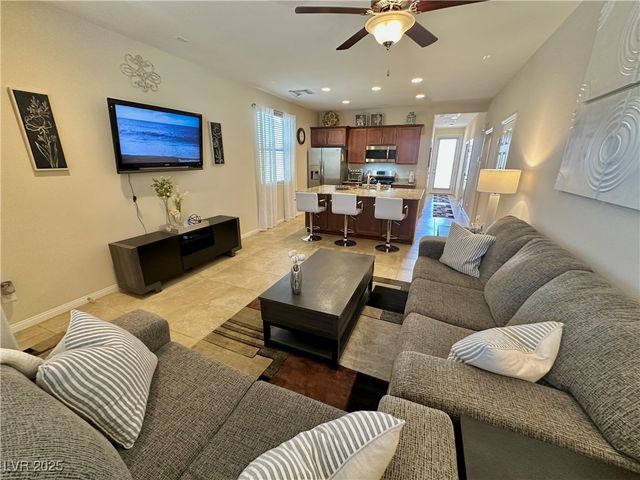 2707 ChinaBerry Hill Street, Laughlin, NV 89029