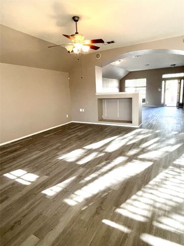 2709 Logan Drive, Mansfield, TX 76063