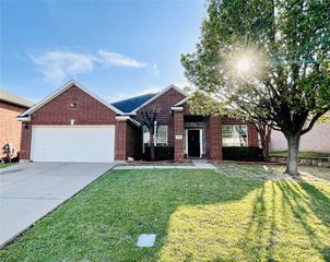 2709 Logan Drive, Mansfield, TX 76063