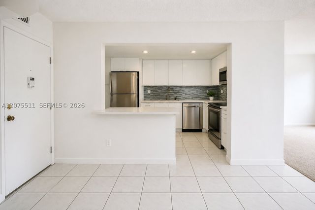1470 NE 125th Ter 202, North Miami, FL 33161