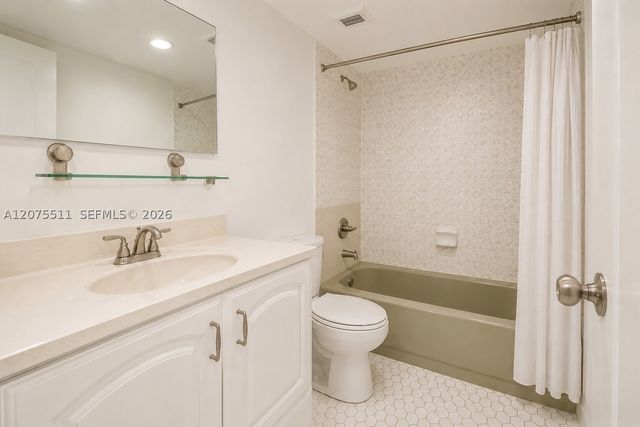 1470 NE 125th Ter 202, North Miami, FL 33161