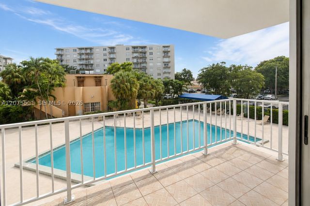 1470 NE 125th Ter 202, North Miami, FL 33161