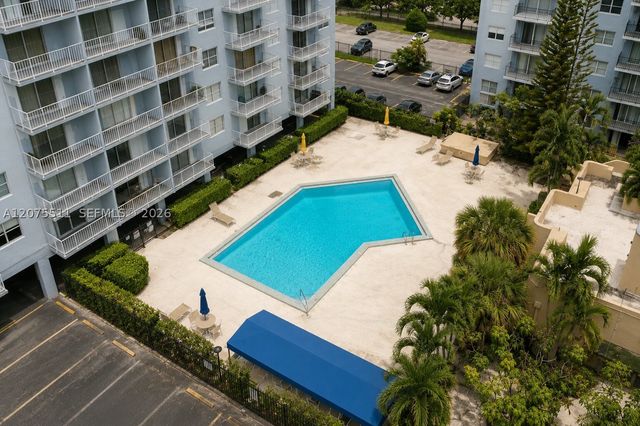 1470 NE 125th Ter 202, North Miami, FL 33161