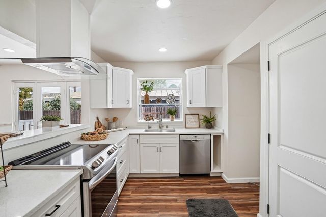 3443 Kentfield Dr, Sacramento, CA 95821