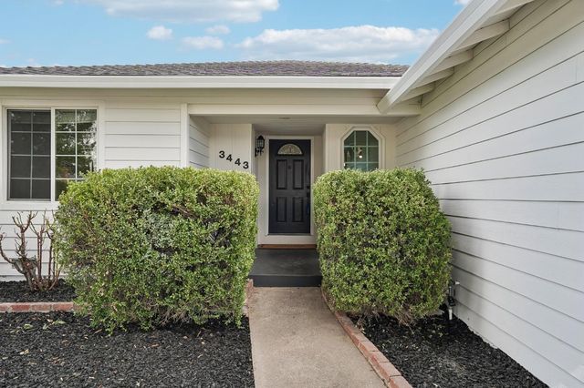 3443 Kentfield Dr, Sacramento, CA 95821