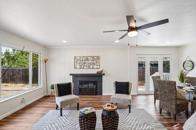 3443 Kentfield Dr, Sacramento, CA 95821