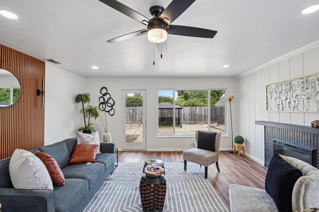 3443 Kentfield Dr, Sacramento, CA 95821