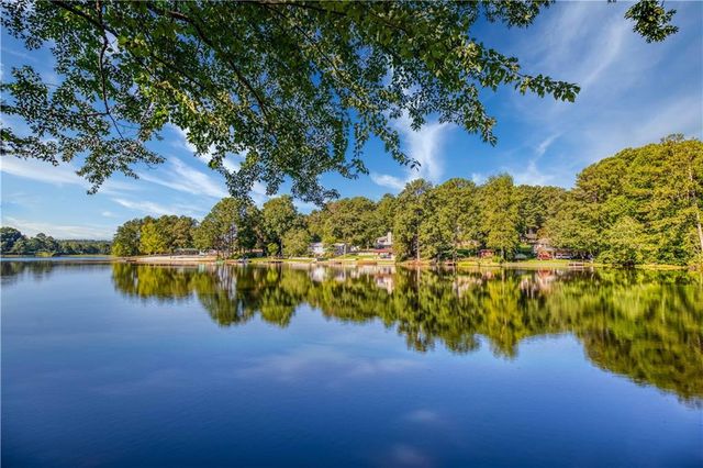 2483 Lakeshore, Conyers, GA 30012