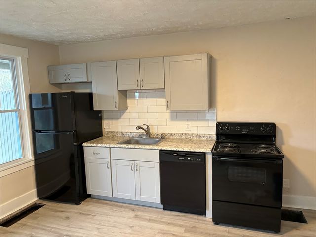 4-6 Charles St, Dravosburg, PA 15034