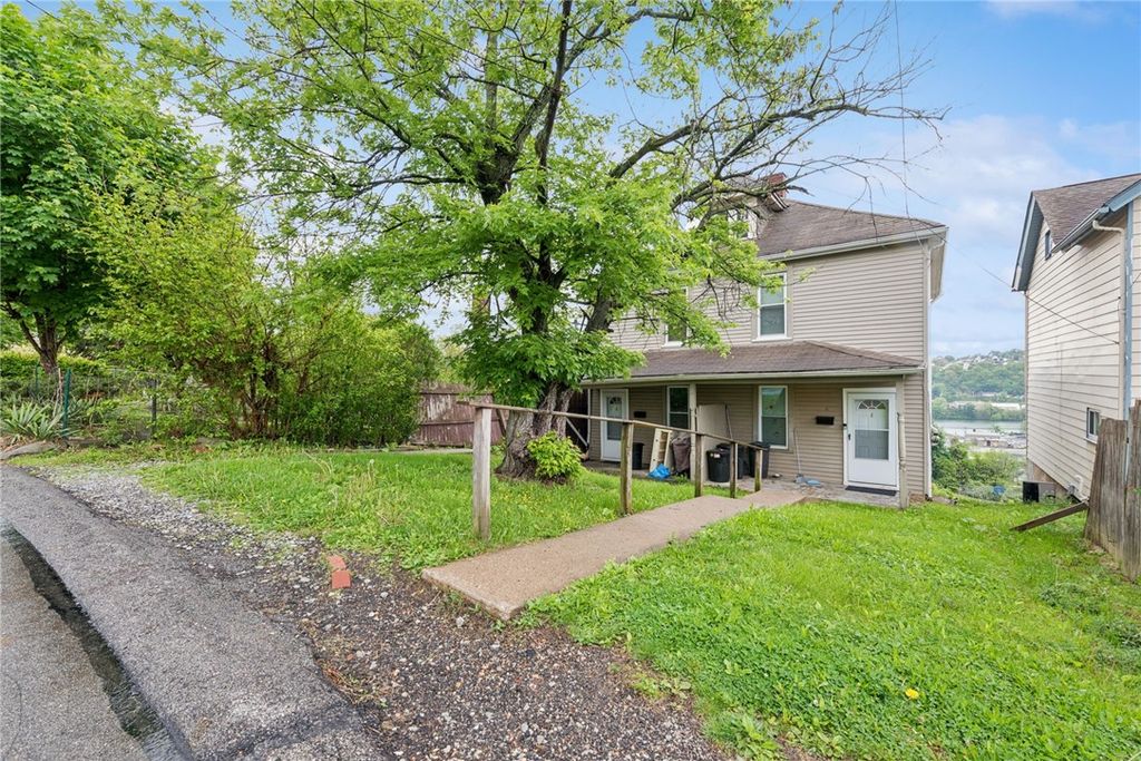 4-6 Charles St, Dravosburg, PA 15034