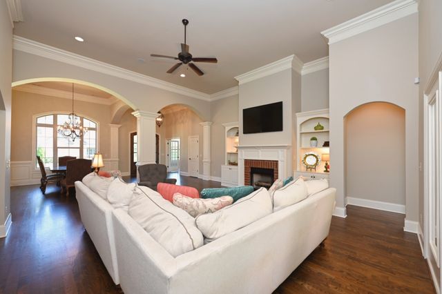 825 Piccadilly Dr, Nolensville, TN 37135