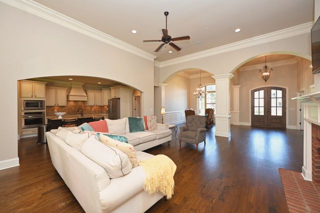 825 Piccadilly Dr, Nolensville, TN 37135