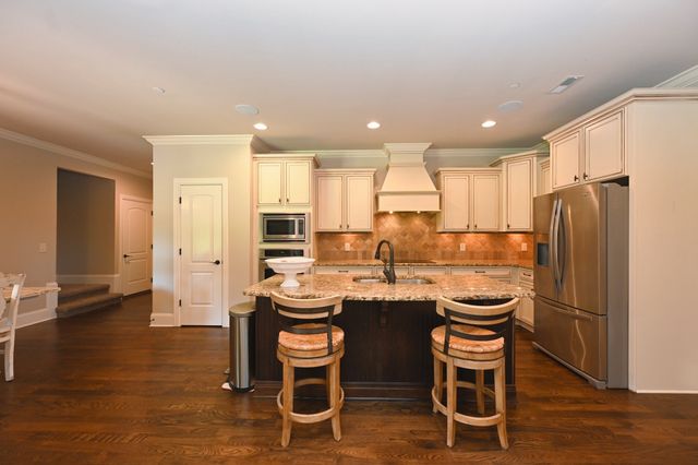 825 Piccadilly Dr, Nolensville, TN 37135