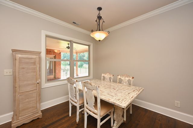 825 Piccadilly Dr, Nolensville, TN 37135