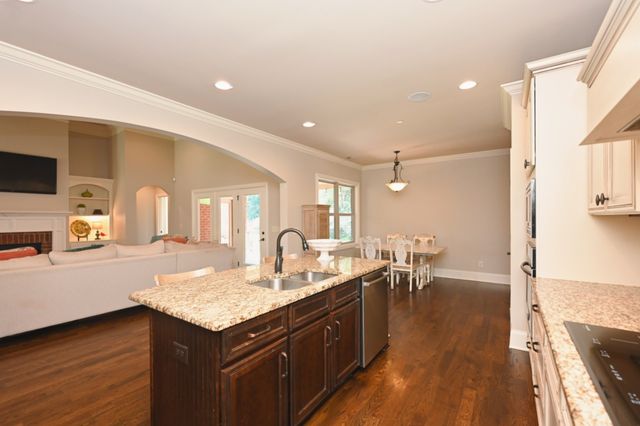 825 Piccadilly Dr, Nolensville, TN 37135