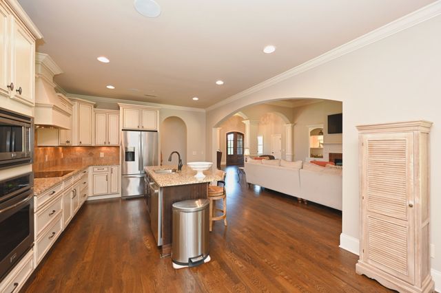 825 Piccadilly Dr, Nolensville, TN 37135