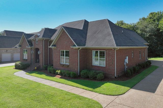 825 Piccadilly Dr, Nolensville, TN 37135