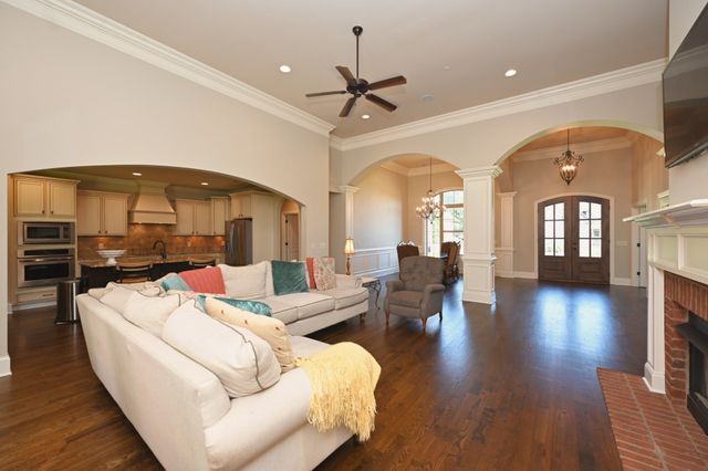 825 Piccadilly Dr, Nolensville, TN 37135