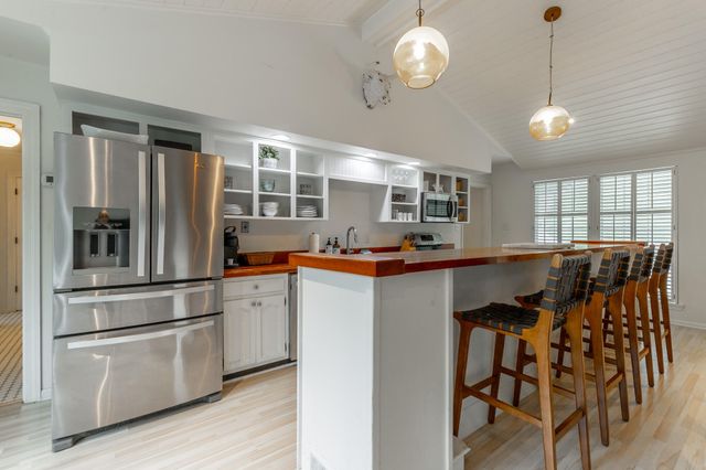 1043 Clift Cave Drive, Soddy Daisy, TN 37379