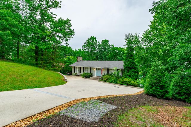 1043 Clift Cave Drive, Soddy Daisy, TN 37379