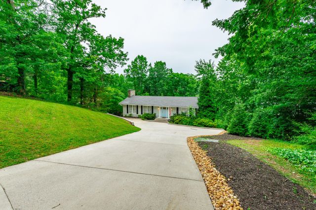1043 Clift Cave Drive, Soddy Daisy, TN 37379