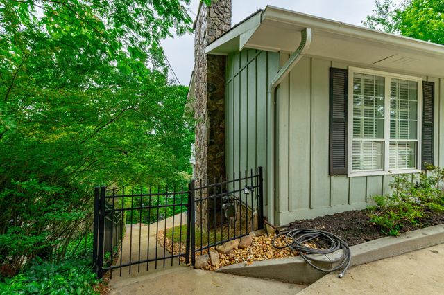 1043 Clift Cave Drive, Soddy Daisy, TN 37379