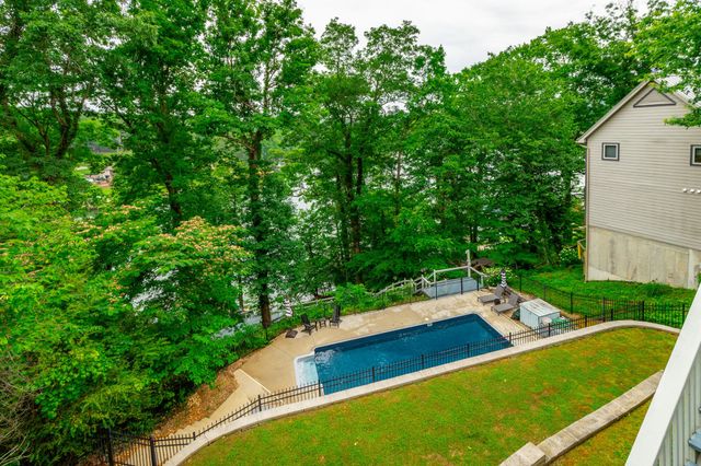 1043 Clift Cave Drive, Soddy Daisy, TN 37379