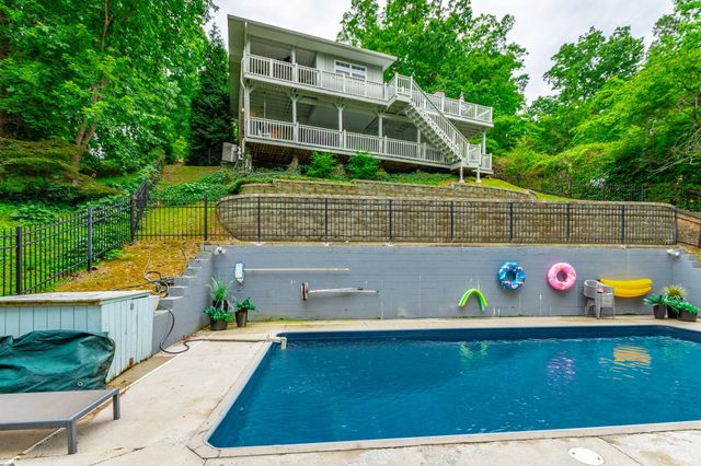 1043 Clift Cave Drive, Soddy Daisy, TN 37379
