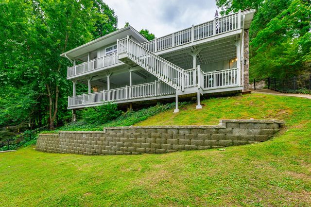 1043 Clift Cave Drive, Soddy Daisy, TN 37379