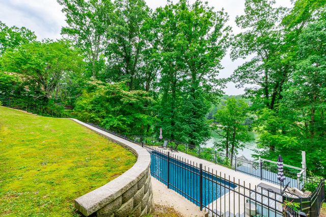 1043 Clift Cave Drive, Soddy Daisy, TN 37379