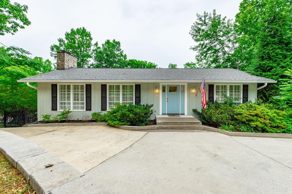 1043 Clift Cave Drive, Soddy Daisy, TN 37379