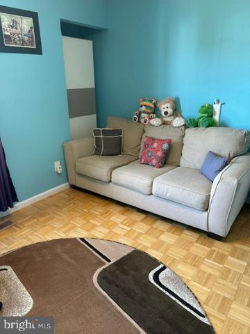2067 E WELLINGTON RD, Newtown, PA 18940
