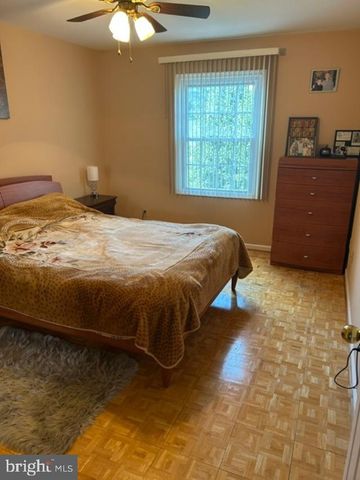 2067 E WELLINGTON RD, Newtown, PA 18940