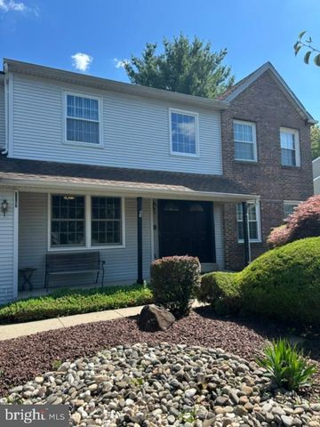 2067 E WELLINGTON RD, Newtown, PA 18940