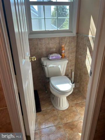 2067 E WELLINGTON RD, Newtown, PA 18940