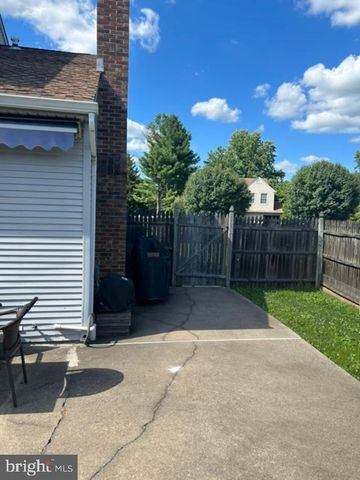 2067 E WELLINGTON RD, Newtown, PA 18940