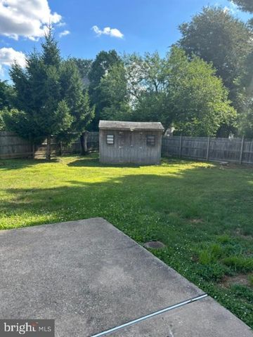 2067 E WELLINGTON RD, Newtown, PA 18940