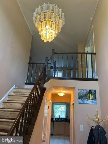 2067 E WELLINGTON RD, Newtown, PA 18940